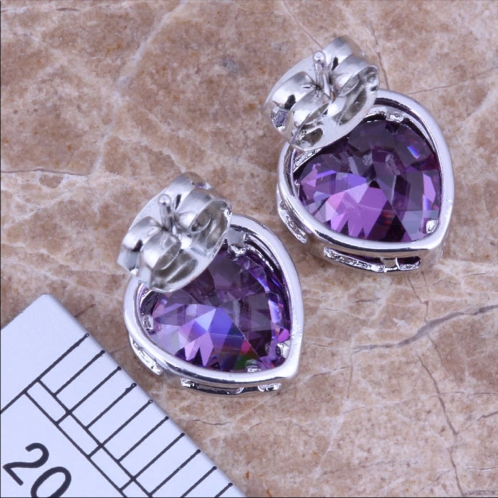 🤩Host Pick 🤩 Delightful Purple Heart earrings - Picture 2 of 3